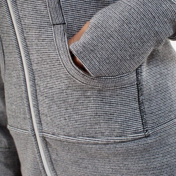 Lululemon Scuba Hoodie *Stripe-White Black Mircostripe- Size 6 - Picture 3 of 14